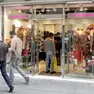 NEGOZI APERTI la domenica il negozio calzedonia