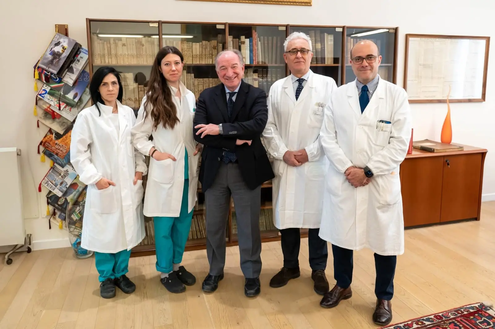 L'equipe che ha eseguito l'intervento con il direttore generale Giuseppe Dal Ben