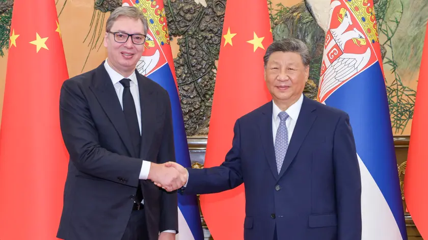 L'incontro tra i due presidenti, Aleksandar Vucic e Xi Jinping (Epa)