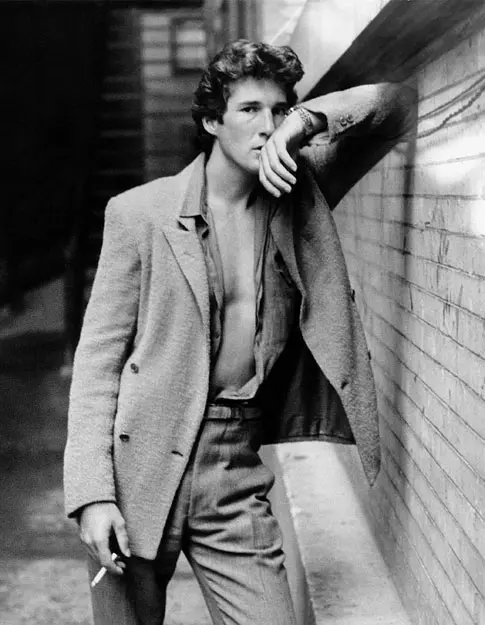 Richard Gere in American gigolo, il film in proiezione stasera al Visionario che ospita il regista e sceneggiatore Paul Schrader.
