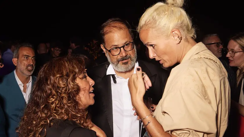Andrea Romeo con la regista di The Voice, Kaouther Ben Hania, e con la presidente della giuria Orizzonti Julia Docurnau
