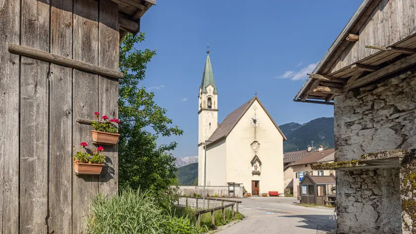 La chiesa di Sagron. Foto: DolomitesWeb