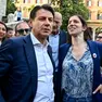 La segretaria del Partito Democratico, Elly Schlein (D), con il presidente del Movimento 5 Stelle, Giuseppe Conte (S)
