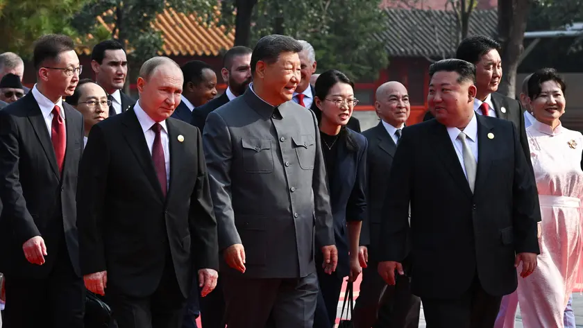Vladimir Putin, Xi Jinping e Kim Jong Un