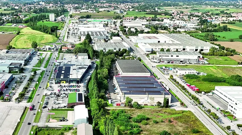 Una veduta aerea dell'area produttivo-commerciale di Reana del Rojale