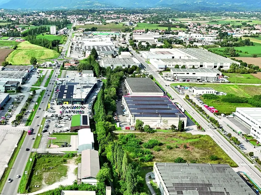 Una veduta aerea dell'area produttivo-commerciale di Reana del Rojale