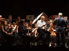 Rumiz con la European Spirit of Youth Orchestra. Foto Bruni