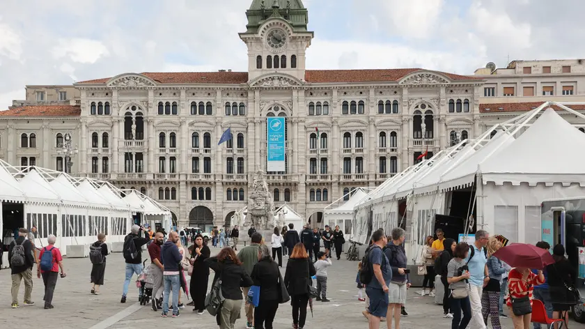 Piazza Unità allestita per Trieste Next