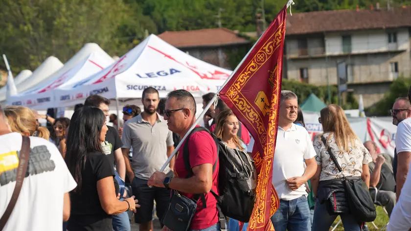 I leghisti sul pratone di Pontida