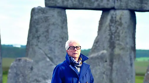 Ken Follett a Stonehenge Foto di Gareth Iwan Jones