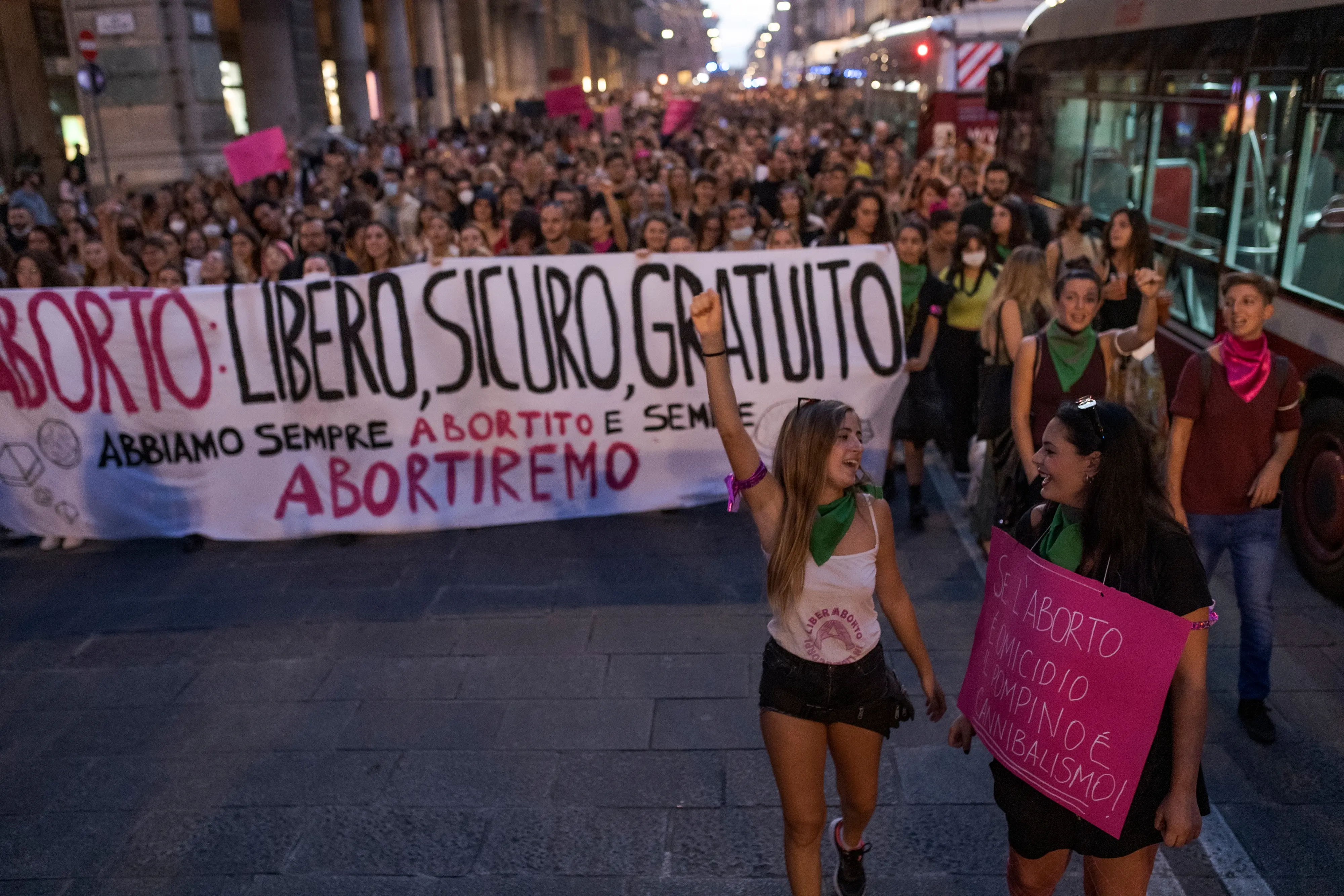 Una manifestazione pro aborto a Bologna (foto credit Michele Lapini)