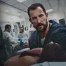 Una scena di «The Pitt», la serie tv pluripremiata