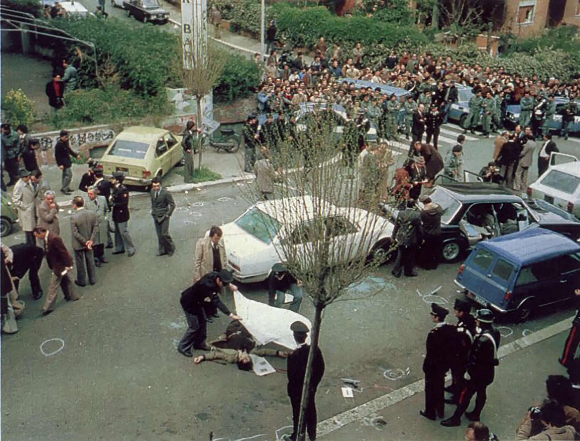 Nove marzo 1978: via Fani, a Roma, subito dopo il rapimento di Aldo Moro. Carla Tagliaferri vide Mario Moretti
