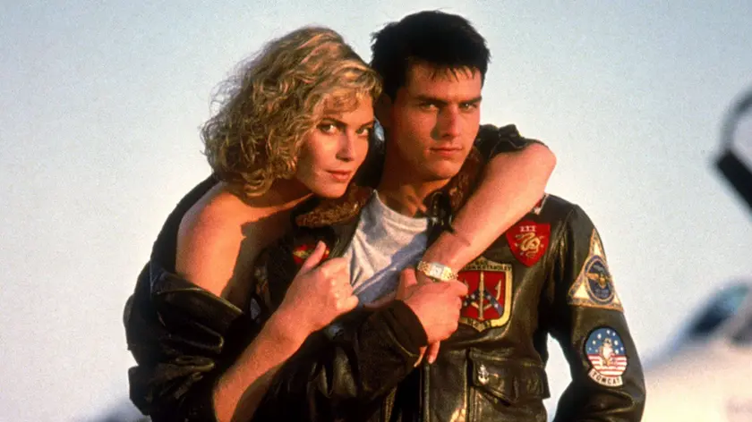 Alcune delle scene più iconiche di “Top Gun”, film che ha segnato un’epoca e che torna nelle sale da oggi in 4K