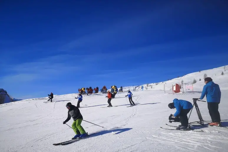 Sciatori sulle Dolomiti bellunesi