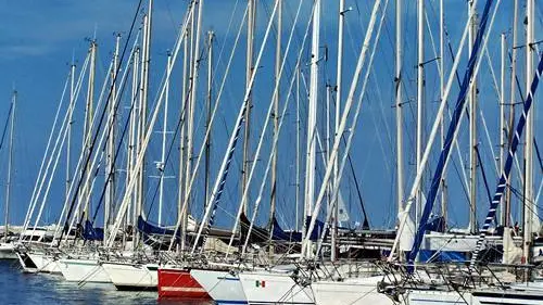 Foto generica di marina, barche a vela, imbarcazioni da diporto, nautica. Immagine pubblicata il 26.04.2014.
