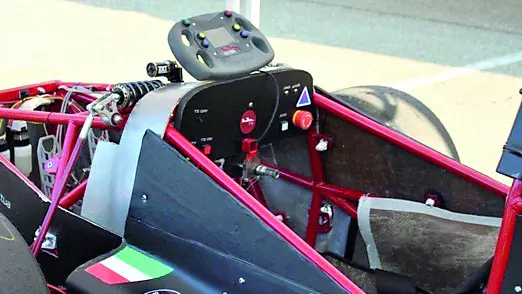La monoposto di UniTs racing team, con il volante stampato da Fidema Group