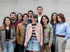 Elena Casagrande (con la giacca verde) insieme alla redazione della rivista «La chiave di Sohpia»