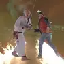 Una delle scene più celebri e la locandina del film