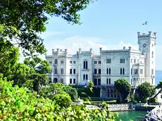 La stupenda immagine romantica del Castello di Miramare, a Trieste