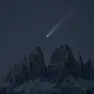 Un dettaglio dello scatto di Alessandra Masi che ha immortalato la cometa C/2025 A6 Lemmon sulle Tre Cime di Lavaredo
