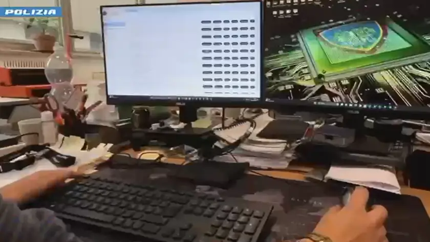 La polizia di Venezia ha arrestato un uomo che generava immagini pedopornografiche con l'AI