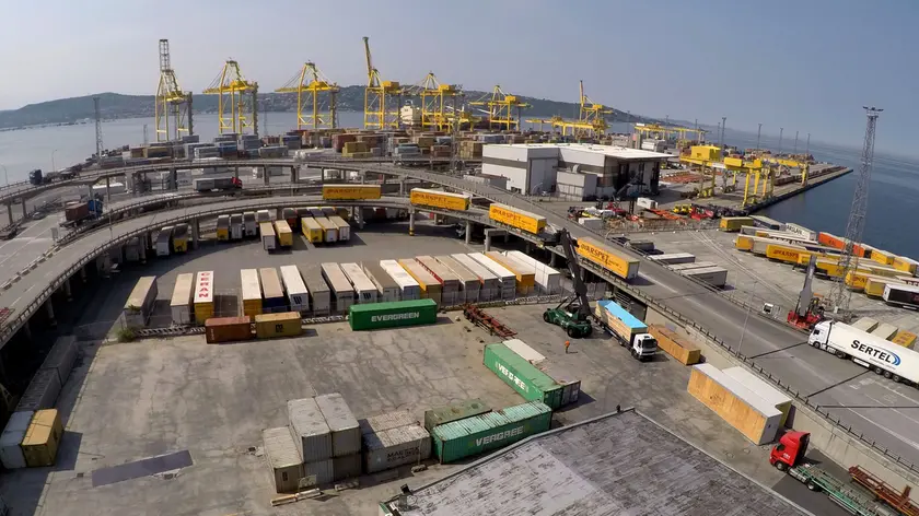 Trieste. Porto, Molo VII, Foto scattate dal Pacorini Silocaf.