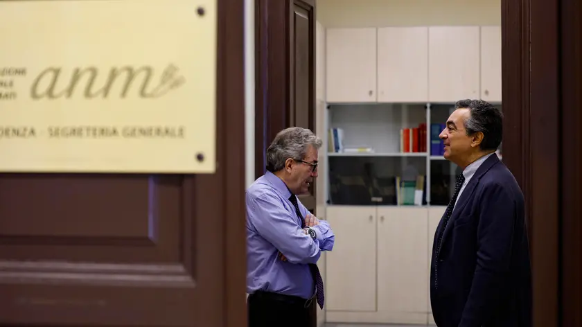 Antonio Diella (S) ed Enrico Grosso, rispettivamente presidente esecutivo e presidente onorario del Comitato a difesa della Costituzione e per il No al referendum sulla riforma della Giustizia