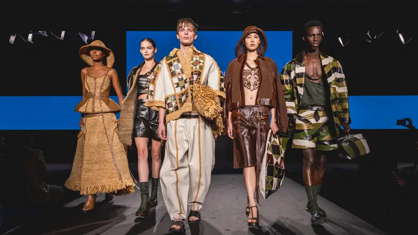 Modelli in passerella con le creazioni di alcuni dei partecipanti ad una passata edizione di Mittelmoda