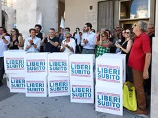 Una manifestazione per la raccolta firme sul fine vita