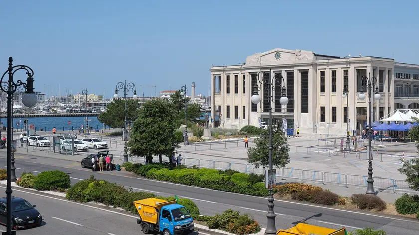 Il piazzale antistante la stazione marittima di Trieste