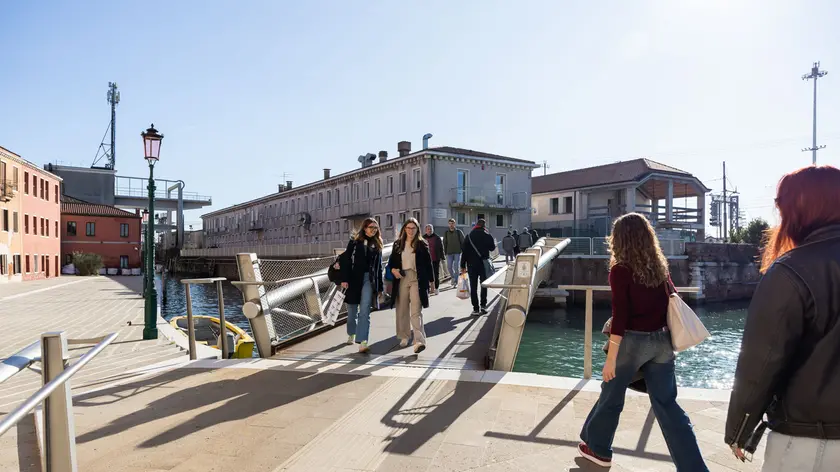 Il ponte dedicato a Valeria Solesin a Venezia