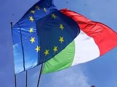 Il rapporto della Commissione Ue offre piena solidarietà a Roma