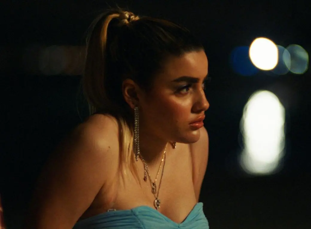 Una ragazza semplice