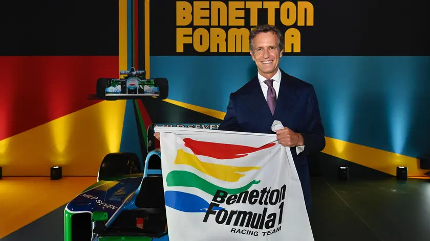 Alessandro Benetton, ex presidente della scuderia, davanti alla B194 di Michael Schumacher