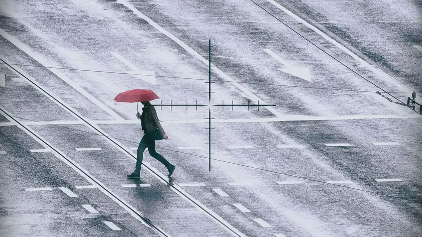 Un'immagine simbolo dei cecchini in azione a Sarajevo 30 anni fa, nella città sotto assedio