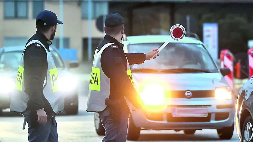 Controlli della polizia al valico di Fernetti nei primi giorni del provvedimento, introdotto nell’ottobre del 2023