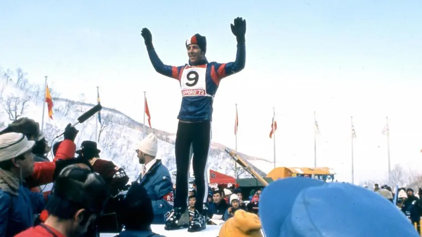 Gustav Thoeni è considerato uno dei più grandi campioni di tutti i tempi dello sci alpino. Alle Olimpiadi vinse tre medaglie