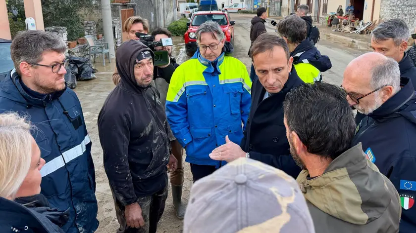 Il governatore Fedriga durante il sopralluogo nelle zone colpite