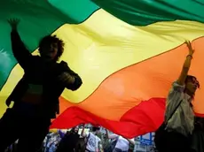 Una manifestazione per i diritti delle coppie arcobaleno