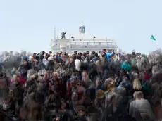 La folla e l'overtourism a Venezia nella foto di Alassio
