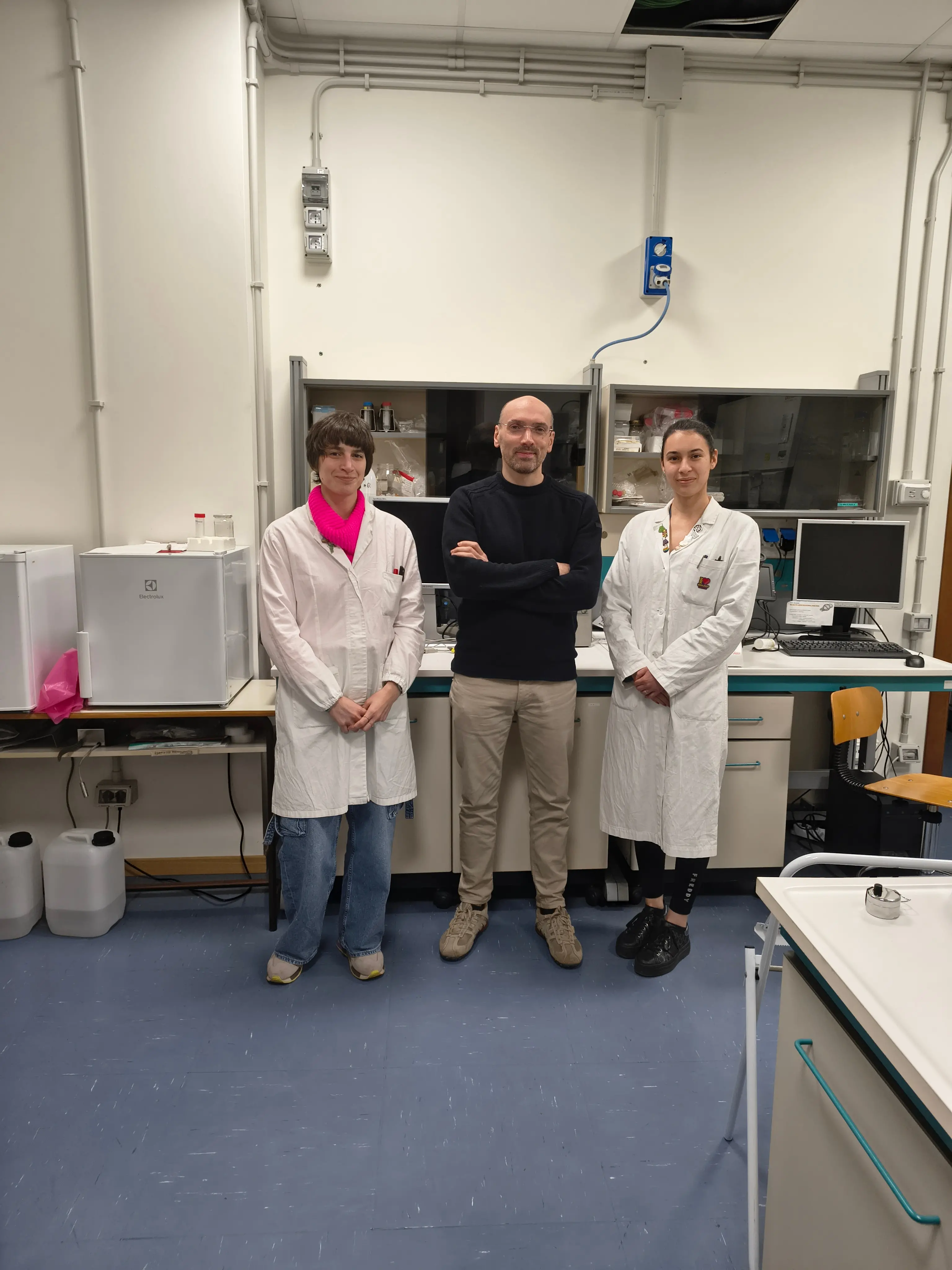 Gianluca Petris con Miriam Saponaro e Francesca Agostini, ricercatrici affiliate Fif