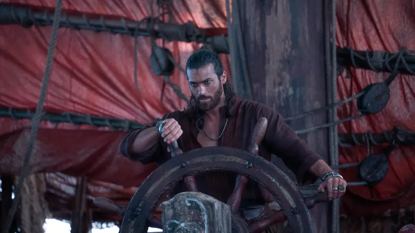 Can Yaman nei panni di Sandokan per la serie tivù di Rai1