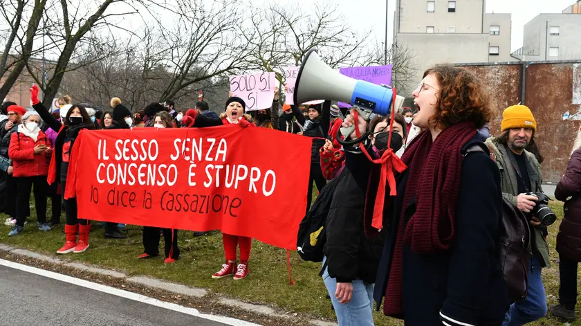 Una manifestazione di protesta contro l’escalation delle violenze sessuali