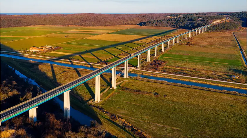 Il viadotto Mirna in corso d'opera in Istria