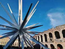 La stella di Natale davanti all'Arena