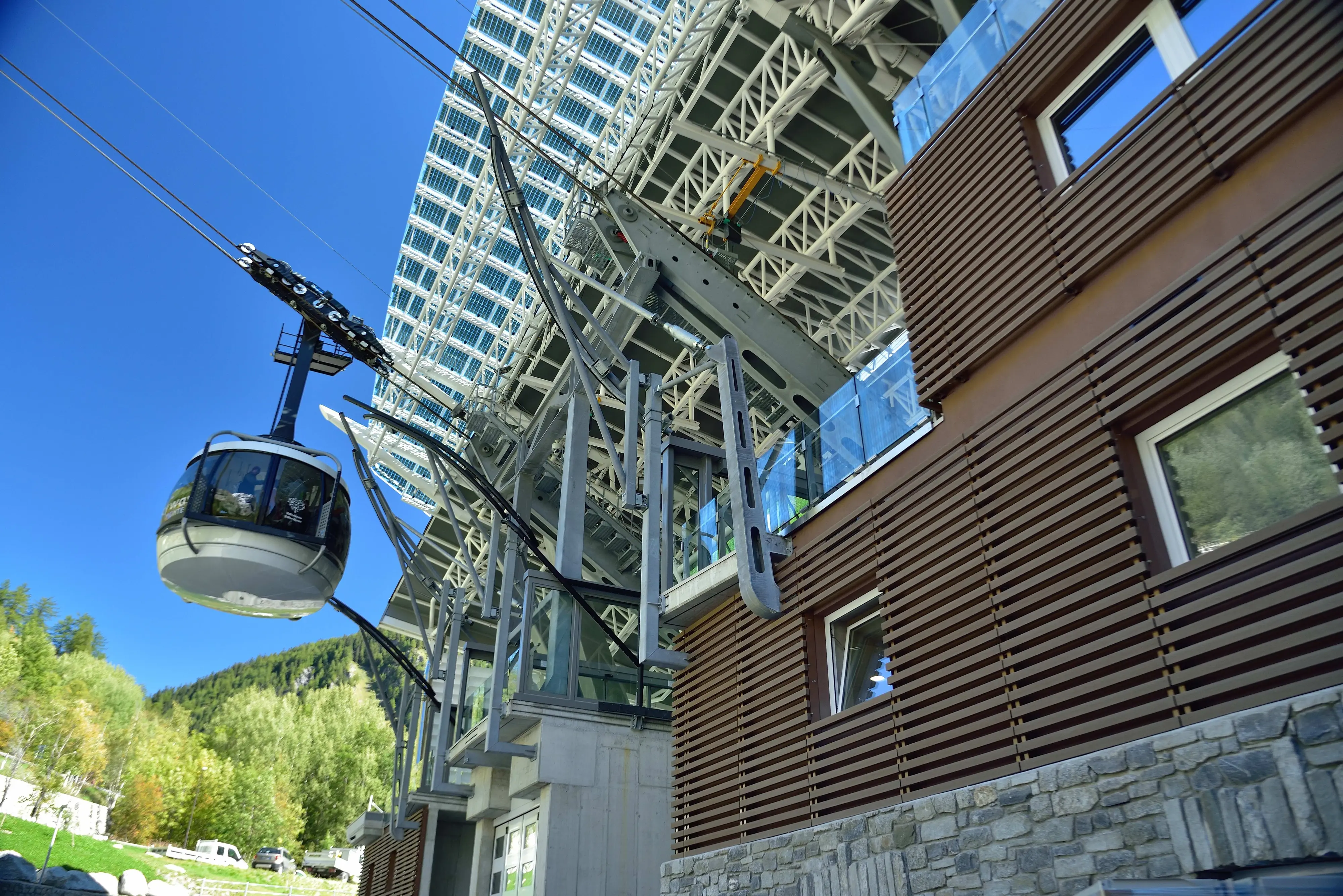 La stazione di partenza della cabinovia Skyway, a Courmayeur