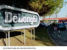 TREVISO 20000106 DE LONGHI QUARTIERE FIERA ( /FotoFilm ) GRUPPO IN CRESCITA La sede De' Longhi alle porte di Treviso