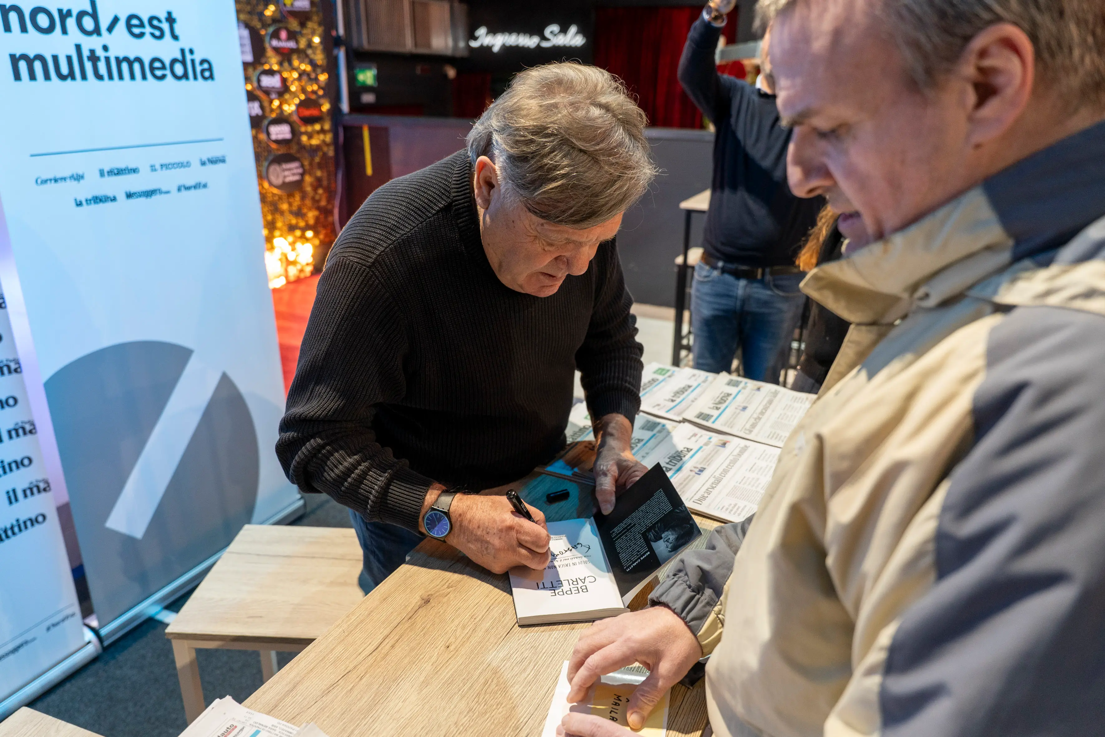 Il firma copie al Geox