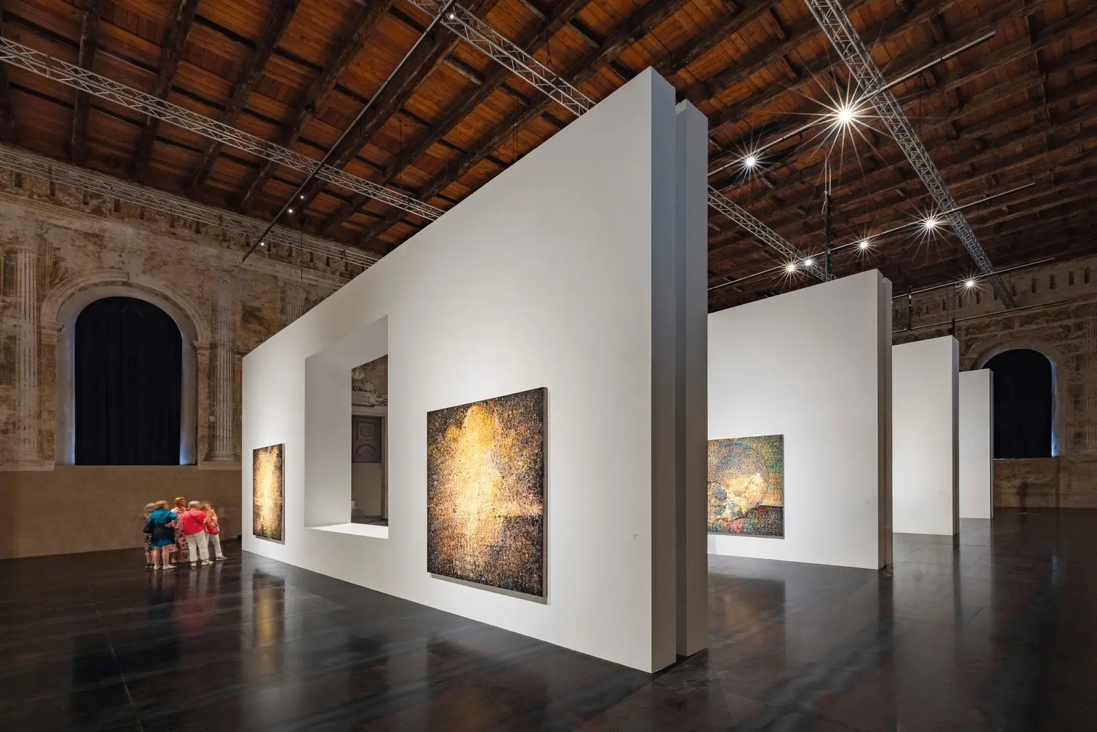 L’allestimento della mostra di Zeng Fanzhi firmato da Tadao Ando